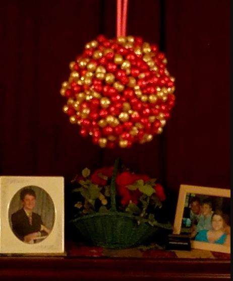 Berry Ball Tree Topper